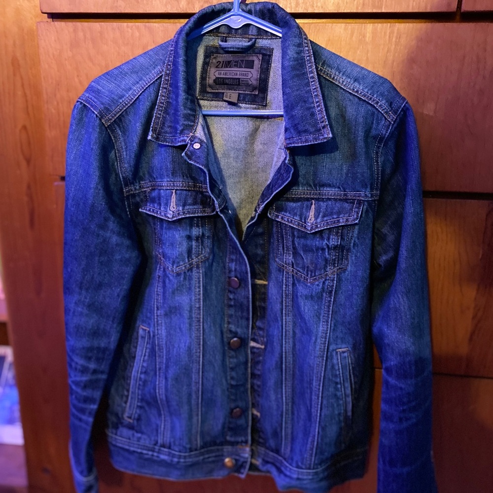 Forever 21 men’s dark denim jacket - Size M